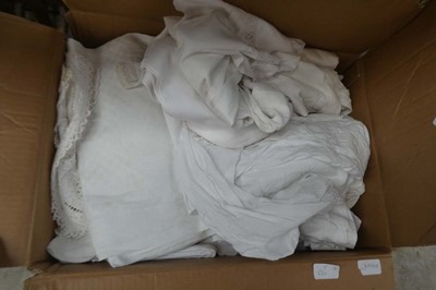 Lot 2306 - Box of 1960s style linen