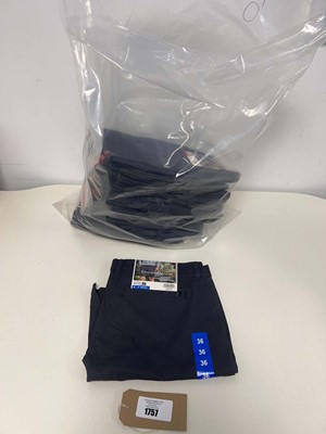 Lot 1757 - Approx. 20 pairs of men's flat front shorts by...