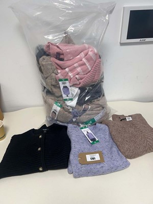 Lot 1761 - Approx. 17 women's knitted cardigans and...