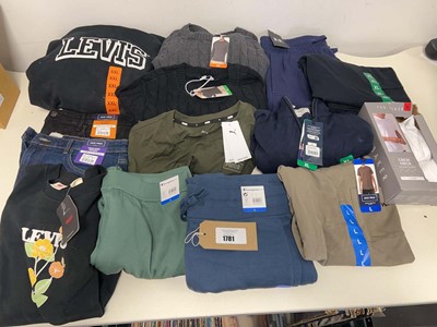 Lot 1781 - Approx. 15 items of branded clothing to...