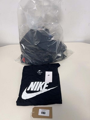 Lot 1783 - Approx. 18 men's black Nike t shirts