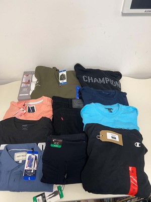 Lot 1808 - Approx. 13 items of branded clothing to...
