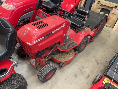 Lot Westwood S1300 petrol ride-on lawnmower plus...