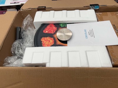Lot 3001 - Mambo Cecotec Chef Crown automatic food dispenser