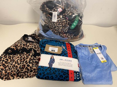 Lot 1829 - Mixed lot of ladies loungewear/pyjamas to...
