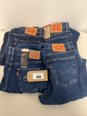 Lot 1836 - x4 pairs of Levi's jeans - sizes 36x32, 34x32,...