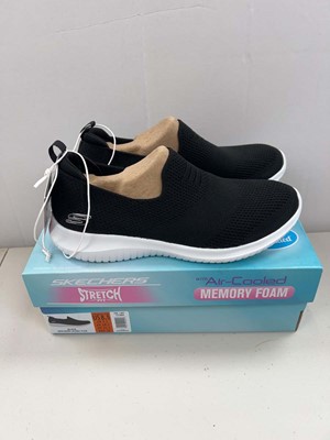 Lot 1841 - Boxed pair of Skechers ultra flex stretch...