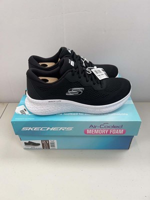 Lot 1845 - Boxed pair of Skechers sketch lite air cooled...