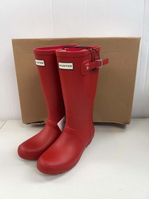 Lot 1858 - Boxed pair of Hunter cascade side wellies -...