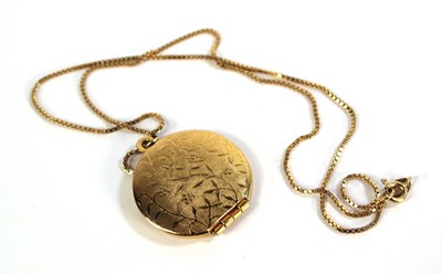 Lot 785 - An 18ct yellow gold boxlink necklace...