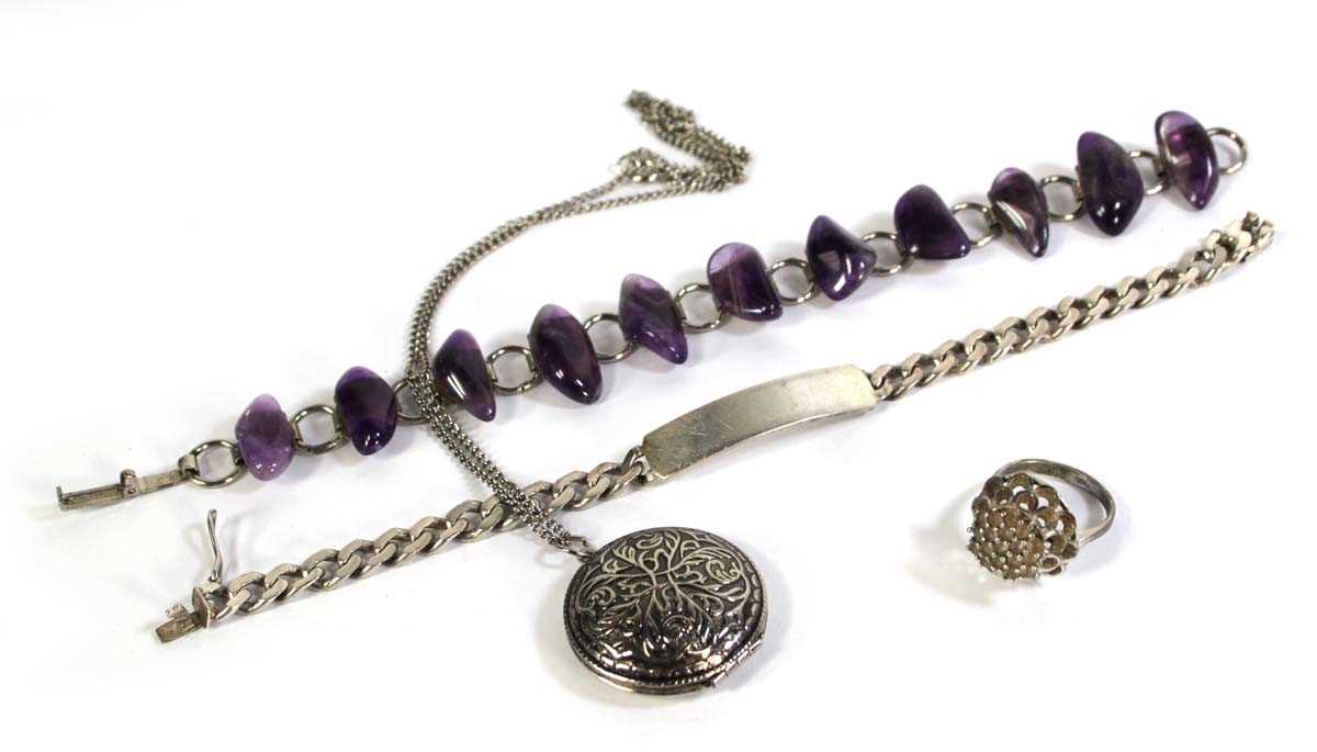 Lot 790 - A group of silver and metalware jewellery...