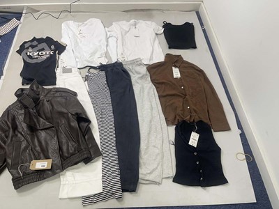 Lot 1709 - Zara & Sister Companies clothing