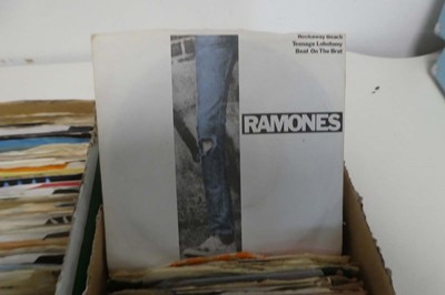 Lot 1086 - 2 small boxes containing approx. 140 7"...