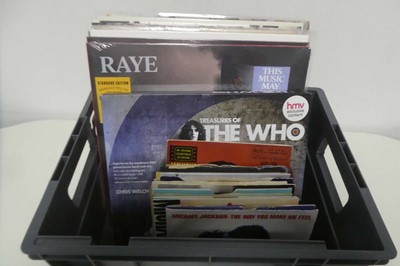 Lot 1092 - Box containing 7" singles and vinyl albums...