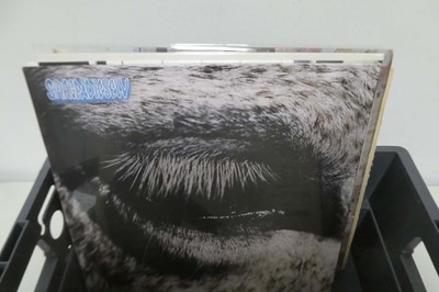 Lot 1092 - Box containing 7" singles and vinyl albums...