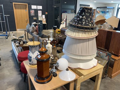 Lot 1170 - 4 table lamps with shades in various styles...