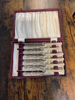 Lot 1156 - Cased collection of butter knives