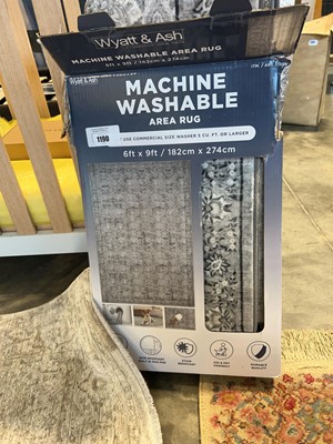 Lot 1190 - White and ash machine washable area rug, boxed