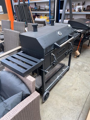 Lot 2012 - Master Built 36" charcoal smoker BBQ