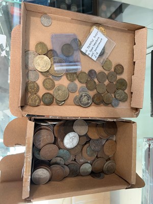 Lot 1124 - 2 boxes containing various coinage