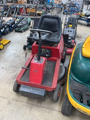 Lot 2301 - MTD 504 petrol ride on lawnmower with key