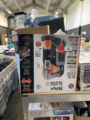 Lot 1414 - Ninja Slushi frozen drink maker