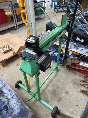 Lot 2320 - 240V log saw