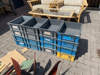 Lot 2332 - 16 grey stacking crates