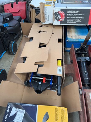 Lot 2337 - Boxed Torin 2.5 ton steel floor jack