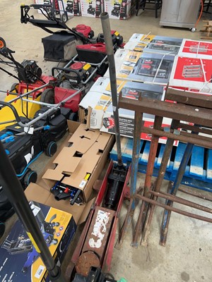 Lot 2339 - Large heavy duty floor jack