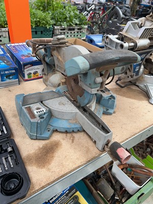 Lot 2352 - Erbauer 240V compound mitre saw