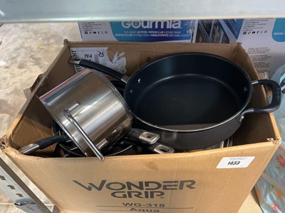 Lot 1433 - Qty of loose pots and pans