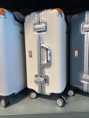 Lot 1297 - Small Swiss Military hard shell suitcase