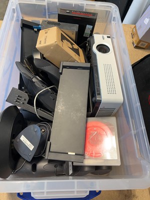 Lot 1499 - Box containing electrical items incl. Sanyo...