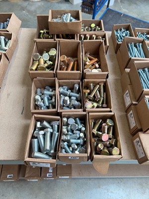 Lot 2407 - 14 boxes of large bolts