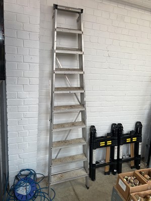 Lot 2412 - Aluminium 10 tread stepladder