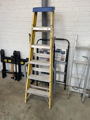 Lot 2416 - Aluminium 6 tread stepladder