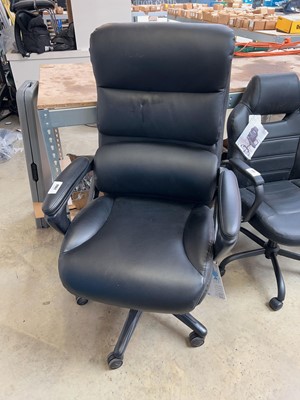 Lot 2466 - La-Z-Boy 1st Generation black leatherette...