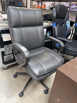 Lot 2469 - Grey leatherette office armchair on 5 star base
