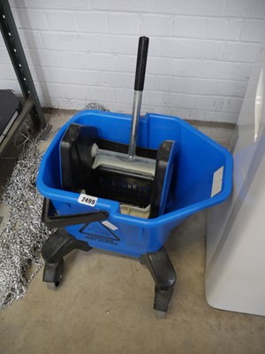 Lot 2499 - Commercial mop system