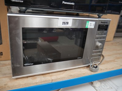 Lot 2528 - Panasonic NN-GD37HS converter convection/...