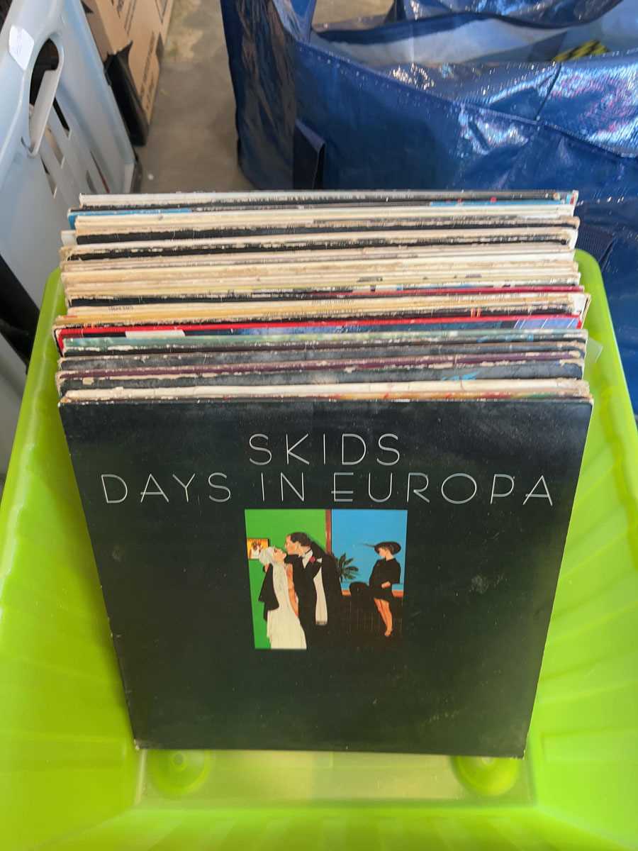 Lot 1114 - Small collection of albums from the 1980s to...