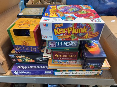 Lot 1304 - Quantity of boardgames and DVDs
