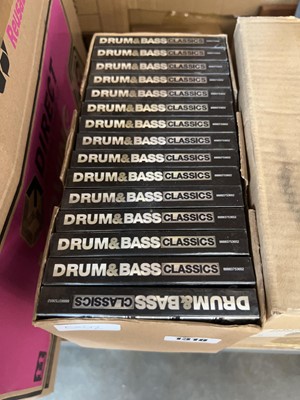 Lot 1318 - 4 boxes of 30 units each of drum and bass...
