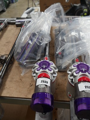 Lot 2539 - Dyson V8 Advance cordless stick vacuum cleaner...