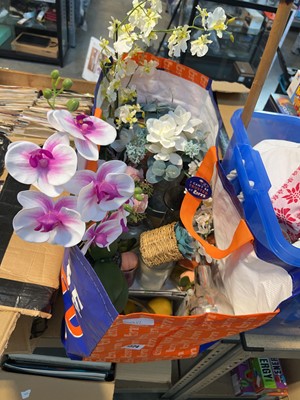Lot 1324 - Bag of artificial flowers, candles and vases
