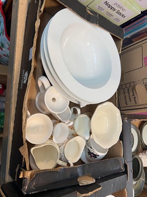 Lot 1331 - 2 boxes of ceramics