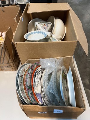 Lot 1342 - 2 boxes of ceramics