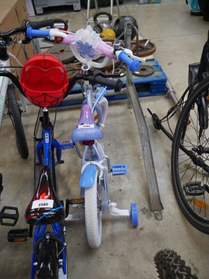Lot 2586 - Childs Huffy Disney Frozen bike with stabilizers