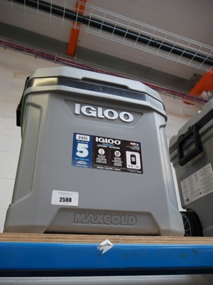 Lot 2588 - Igloo Maxcold 58L 2 wheel pull along cool box